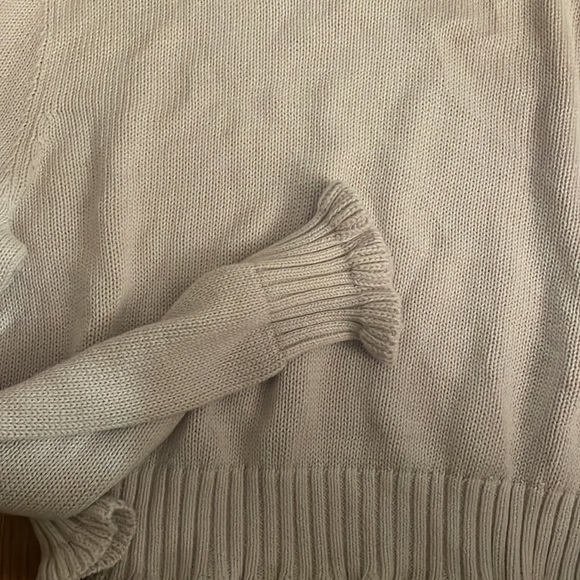 525 RUFFLE MOCK NECK SWEATER NEVER WORN LIGHT GREY - Picture 3 of 4